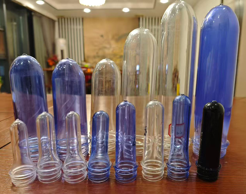 小瓶胚從11.9克到28克，大瓶胚從100克到350克，產(chǎn)品更加豐富